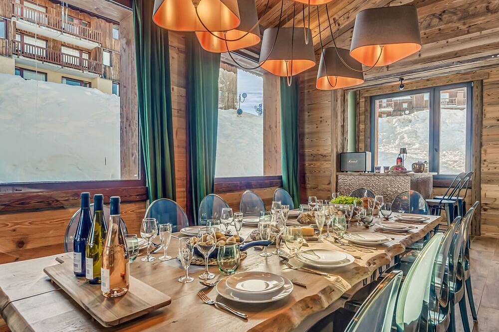 Luxury 5-star chalet, 7 suites, 14 guests, hotel services in Plagne Villages, La Plagne-Tarentaise