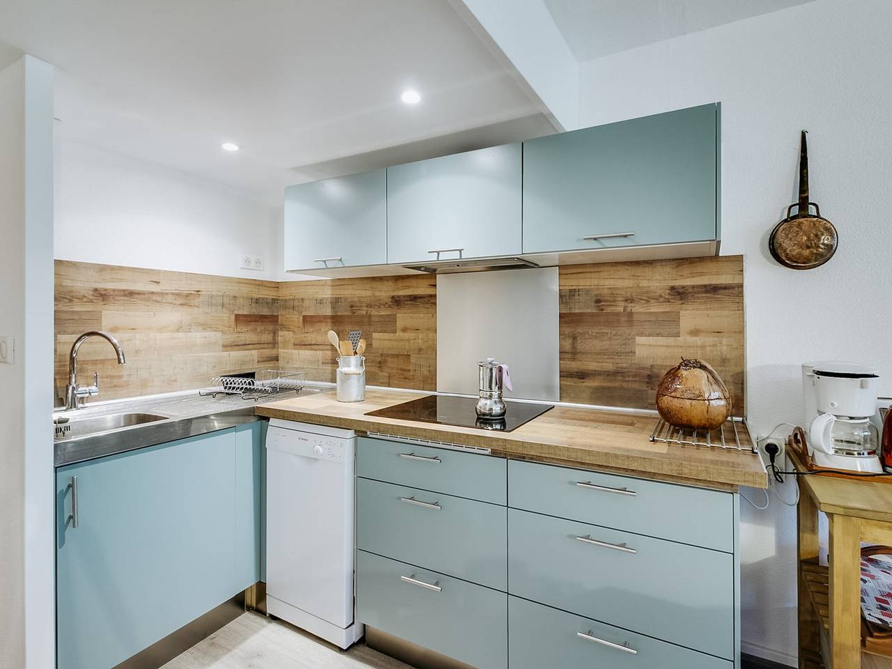 Ganze Wohnung, 6-Personen-Wohnung, 2 Schlafzimmer, Balkon, überdachter Parkplatz, nahe Pisten in La Mongie, Bagnères-de-Bigorre