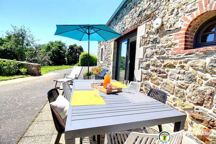 Gîte for 6 people, with garden - 1