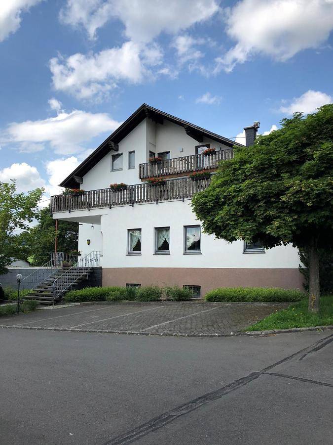 Ferienhaus für 2 Personen, mit Terrasse und Garten sowie Ausblick in Allenbach - 3