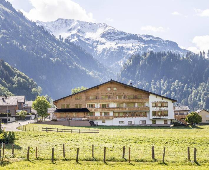 Hôtel pour 2 personnes, avec sauna et vue ainsi que terrasse et piscine, animaux acceptés