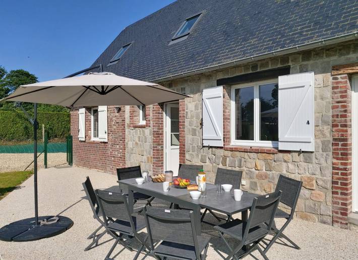 Gîte pour 8 personnes, avec terrasse et jardin à Gueutteville-les-Grès