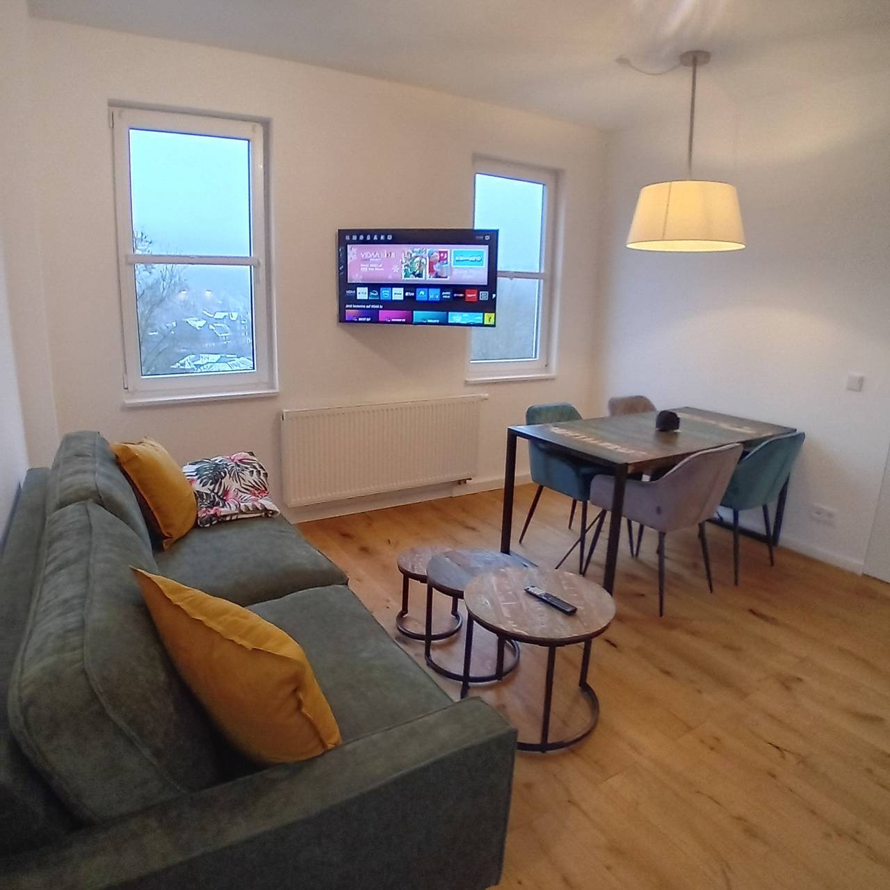 Ganze Wohnung, Ferienwohnung 'A' mit Bergblick, privater Terrasse und Wi-Fi in Lauscha, Rennsteig