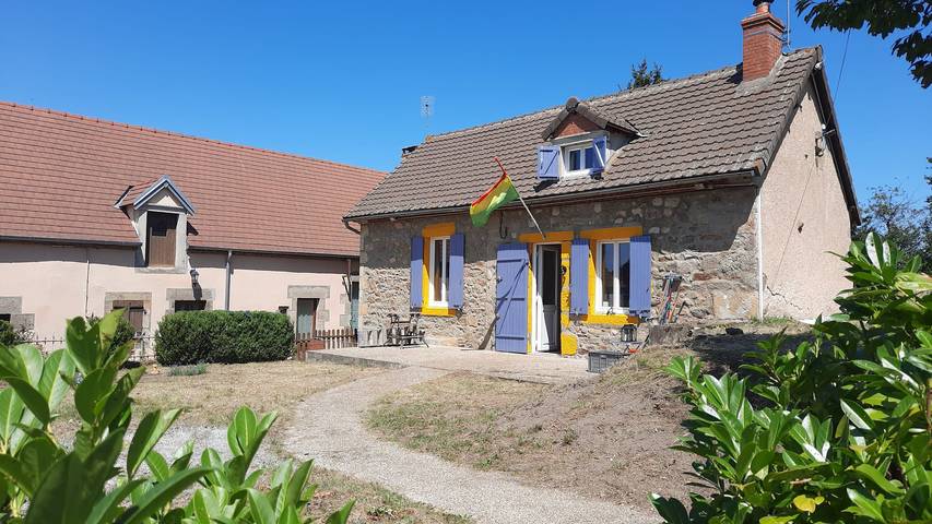 Gîte pour 5 personnes, avec piscine, animaux acceptés à Beaune-d'Allier