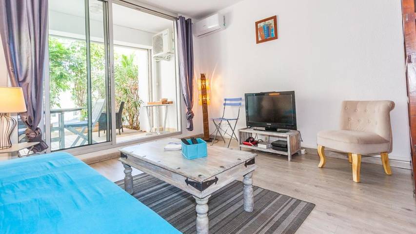 Gîte pour 2 personnes, avec terrasse dans Saint-Gilles les Bains - 3