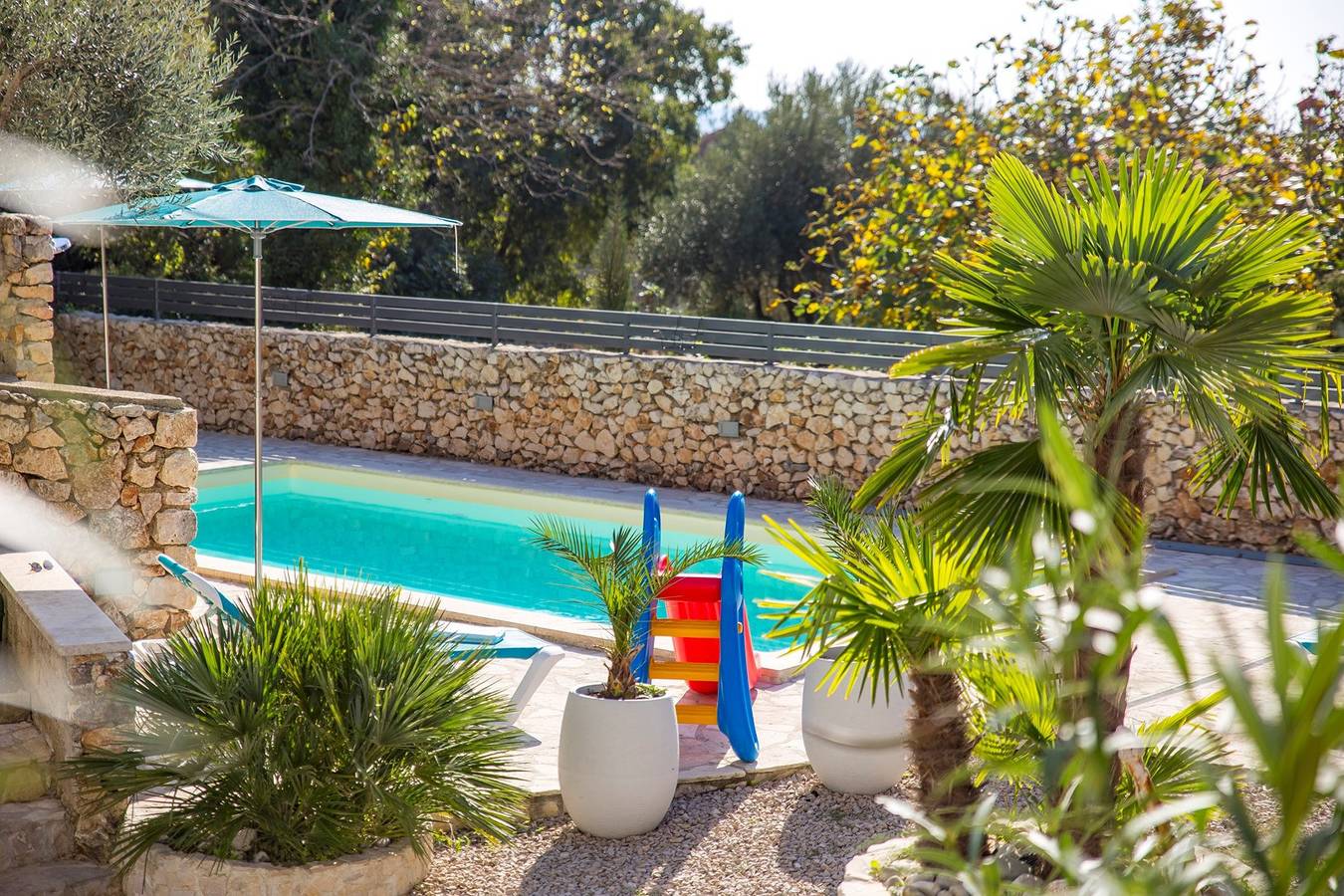 Villa Anna-Lena mit Pool nahe Sandstrand in Garica, Krk