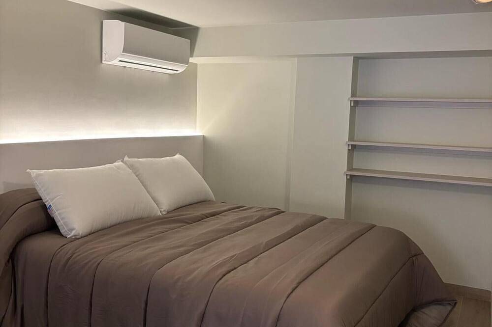 Apartamento entero, Apartamento 'Dúplex B-05' con piscina compartida, Wi-Fi y aire acondicionado in Alfàs del Pi, Costa Blanca