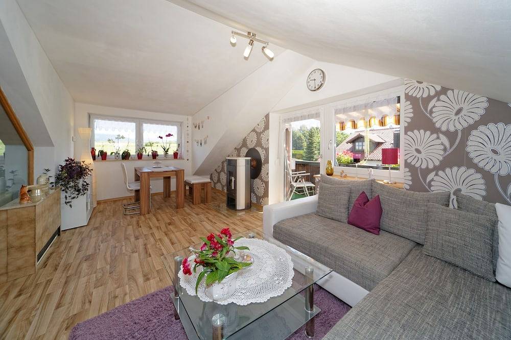 Ganze Wohnung, Komfortferienwohnung mit sehr großen Balkon im Ferienort Frauenau in Frauenau, Ostbayern