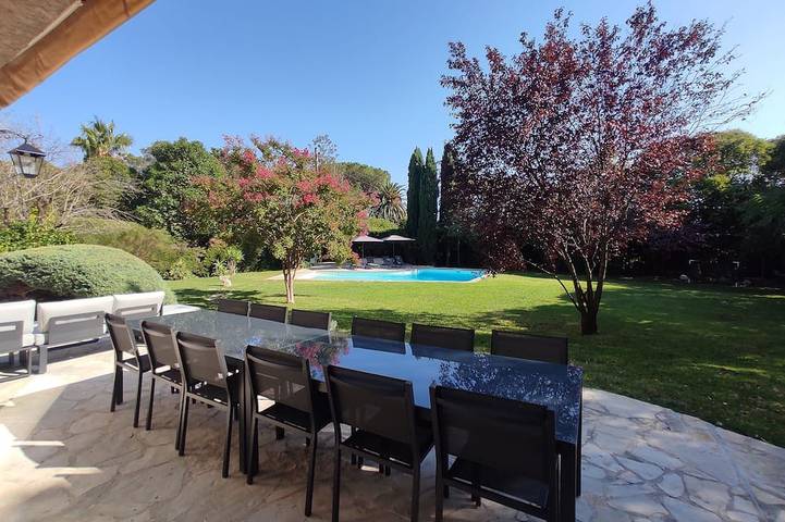 Villa für 14 Personen, mit Terrasse und Garten