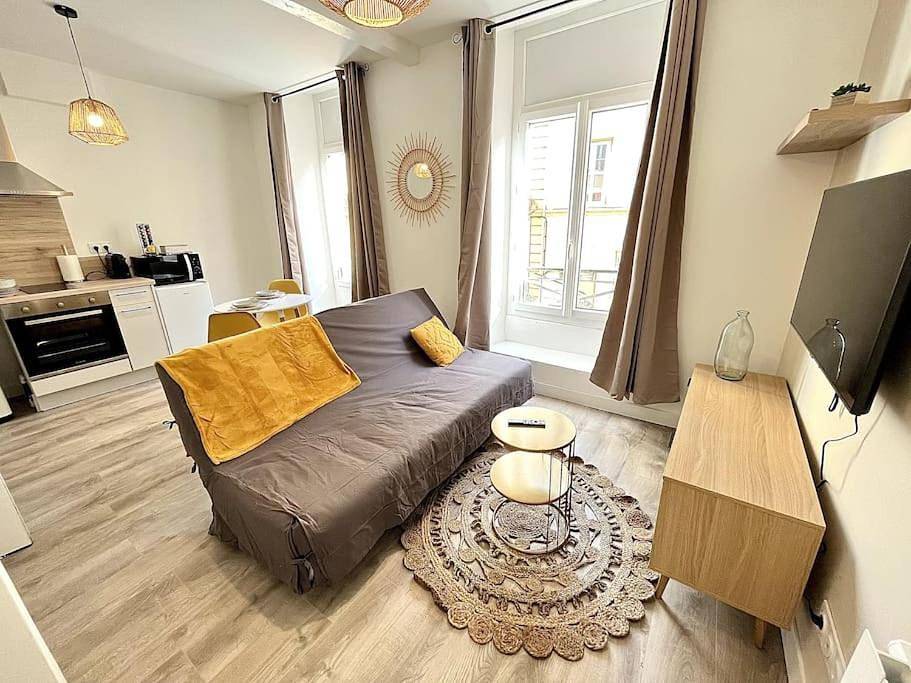 Appartement entier, Studio Apartment in Bourg-de-Péage, Région de Valence