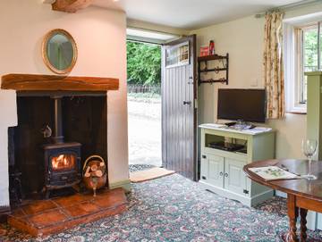 Log Cabin for 2 People in Dorset, South West England, Photo 1