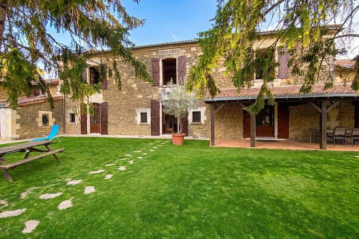 Location de vacances pour 16 personnes, avec Terrasse et Jardin à Mouterre-Silly