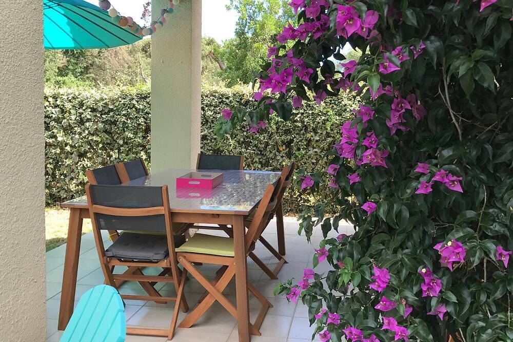 Villa dans résidence avec piscine, tennis et direct à la plage en Corse in Prunete, Cervione