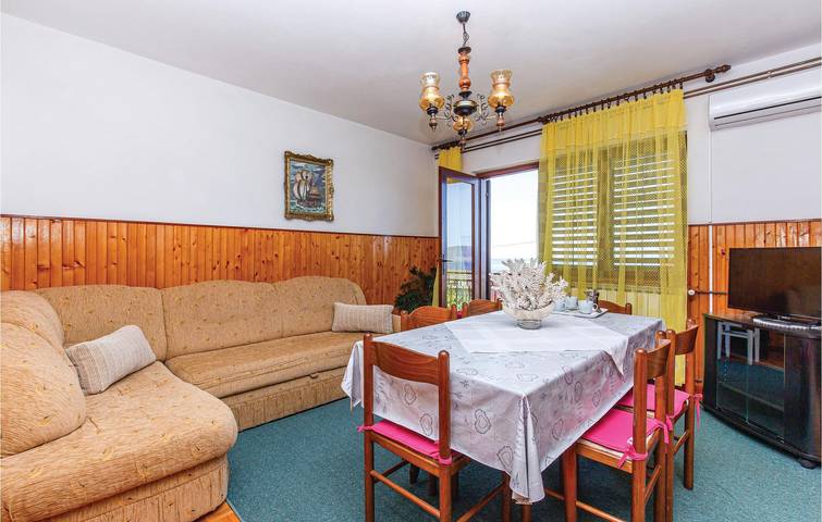 Ferienwohnung für 7 Personen, mit Terrasse in Novi Vinodolski - 4