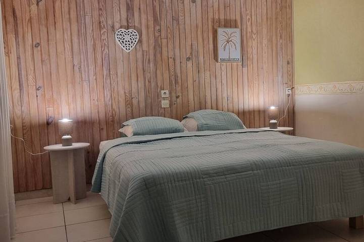 Charming villa with a pool in the heart of the Dordogne, between Sarlat and Rocamadour in Souillac, Lot