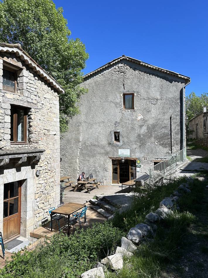 Gîte pour 3 personnes, avec jardin, animaux acceptés à Blieux