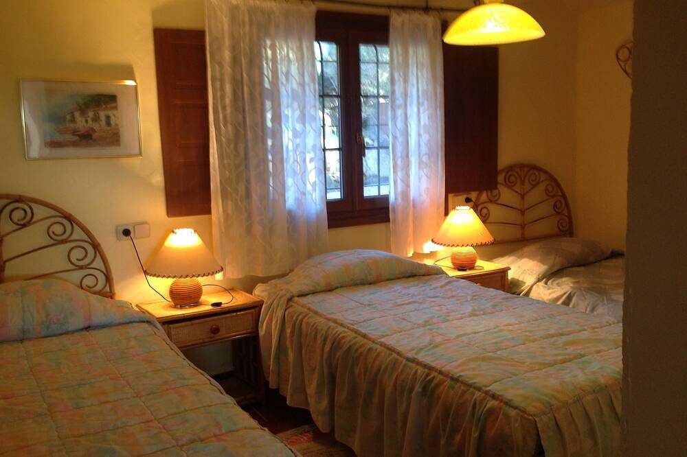 Peace, rest and relaxation in a lovely renovated, Catalan farmhouse in Platja d'Aro, Costa Brava