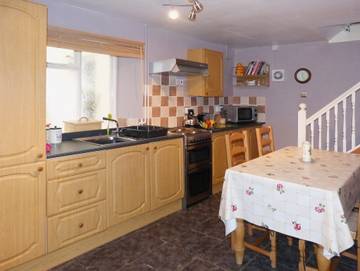 Holiday Rental for 6 People in Gloucestershire, Photo 2