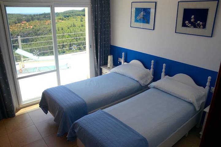 Gîte pour 4 personnes, avec piscine ainsi que balcon et jardin dans les Planes del Rei - 2