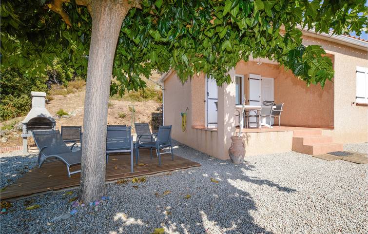 Gîte pour 4 personnes, avec terrasse et jardin à Casalabriva