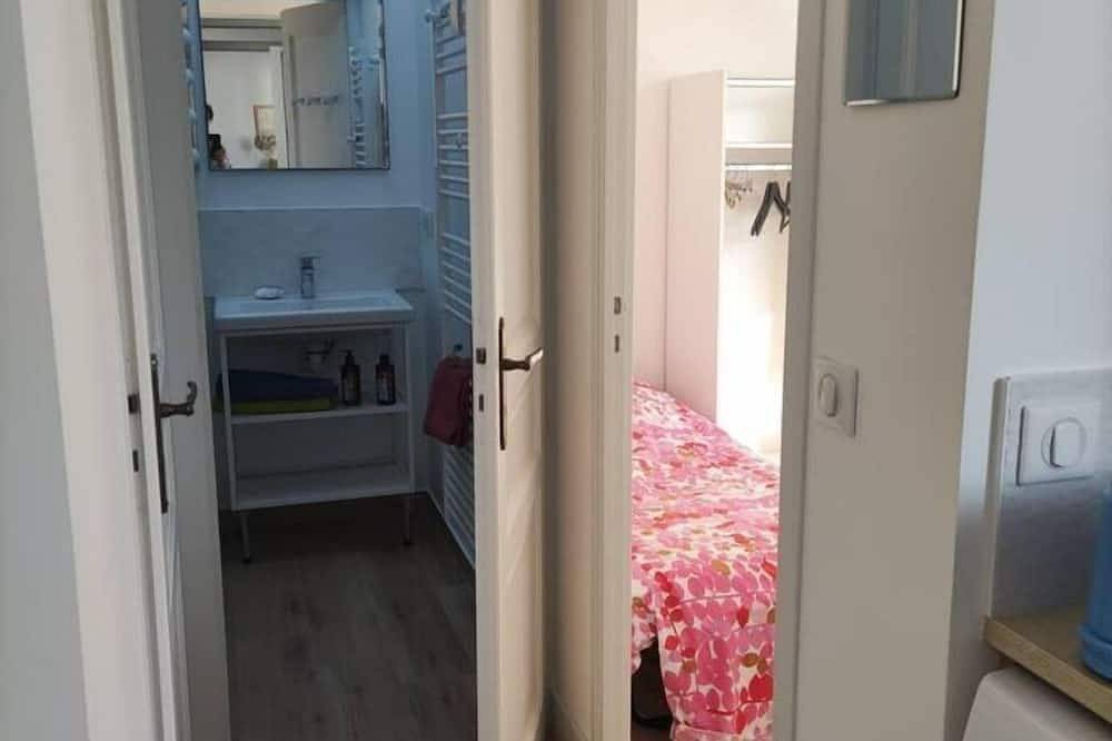 Maisonnette Jardin Cabine de Plage à 8 min à Pied in Batz-sur-Mer, Côte d'Amour