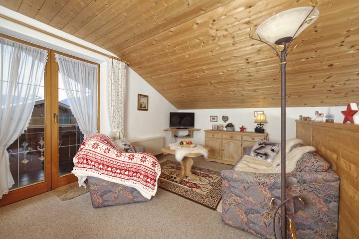 Appartement de vacances entier, Alpen-Chalet-Sol-Alpium - Appartement de vacances Single Alpenkammerl avec place assise extérieure (vue sur le jardin) in Reit im Winkl, Alpes bavaroises