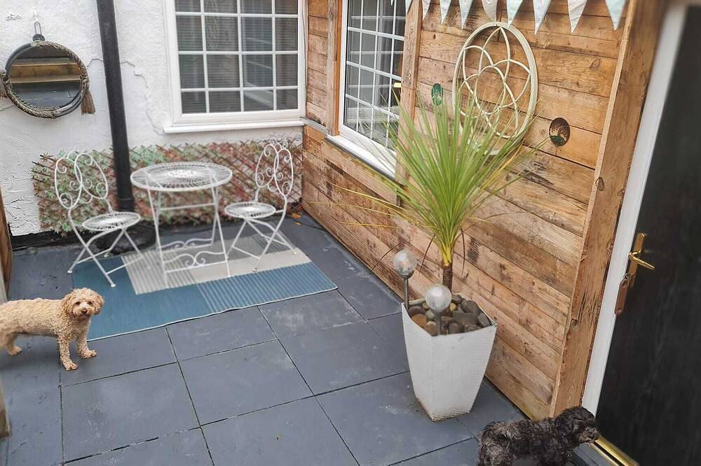 Welcome to Sea Quinn Views Annex...\ncoastal Charm at Your Doorstep in Merseyside