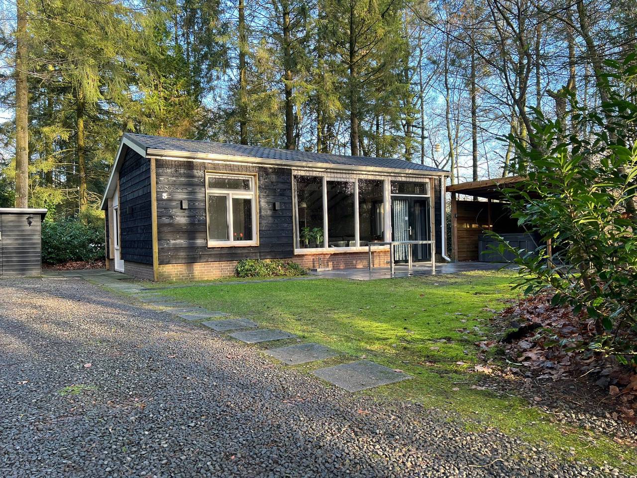 Luxuriöses 4-Personen-Ferienhaus mit Außen Spa in den Wäldern bei Epe an der Veluwe. in Epe, Veluwe