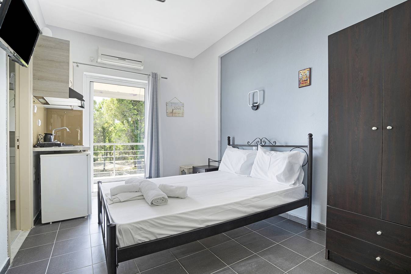 Ganzes Studio, Studio-Apartment 'Iguana 7' mit Gemeinschaftspool, Wlan und Klimaanlage in Preveza Regionalbezirk