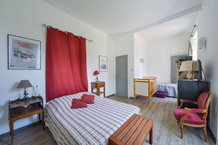 Ganze Wohnung, Ferienwohnung für 3 Personen mit Garten in Sainte-Solange, Bourges und Umgebung