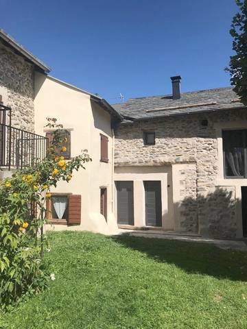 Gîte pour 6 personnes, avec jardin et vue à Formiguères