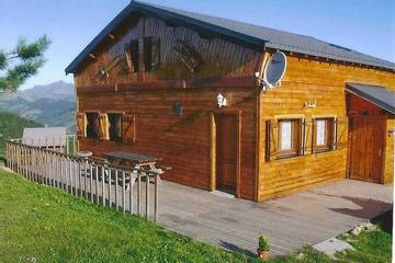 Location de vacances pour 6 personnes, avec jardin à Camurac