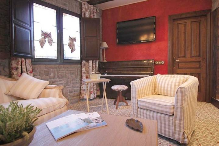 Hotel para 3 personas, con vistas y balcón en Provincia de Burgos