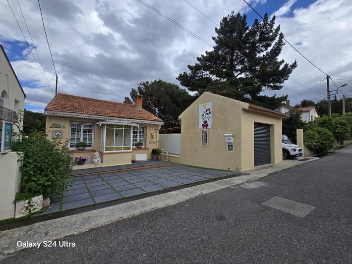 Maison de vacances pour 2 personnes, avec Terrasse ainsi que Jardin et Piscine à Prades