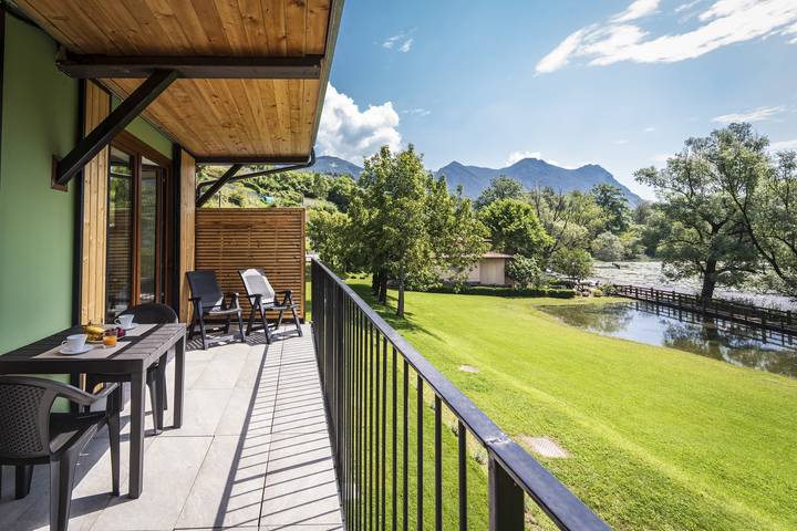 Ferienwohnung für 4 Personen, mit Balkon und Garten sowie Sauna und Seeblick am Luganersee