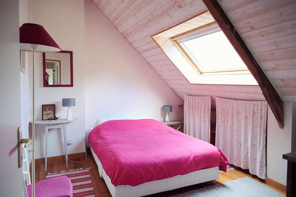 House on the edge of the Ria d'Etel (Morbihan)\npeace and quiet - 14 people in Landaul, Côte des Mégalithes