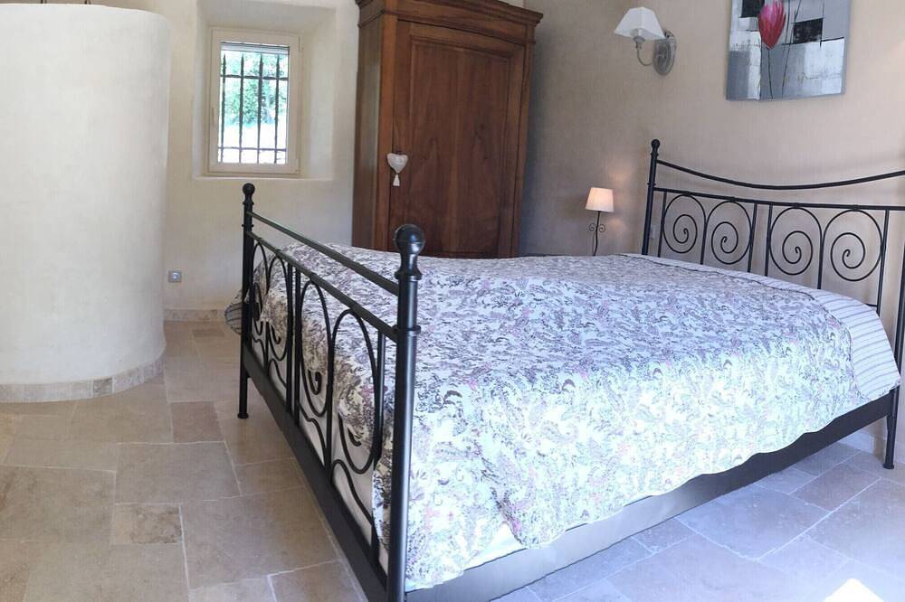 Típica casa de campo provenzal con piscina privada Cheval blanc Luberon 6 personas in Cheval-Blanc, Parque natural regional del Luberon