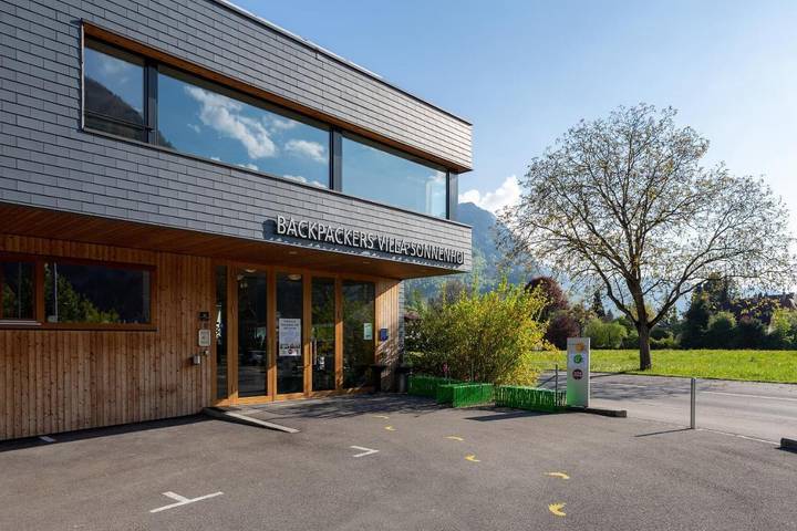Hostel for 4 people, with Terrace and Garden as well as View in Interlaken