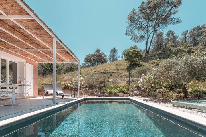 Location de vacances pour 6 personnes, avec vue et sauna ainsi que jardin et piscine à Moulézan - 2