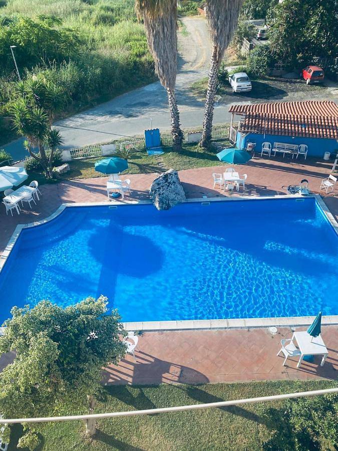 Appartamento per 4 persone, con Balcone e Terrazza nonché Giardino e Piscina a Nocera Terinese
