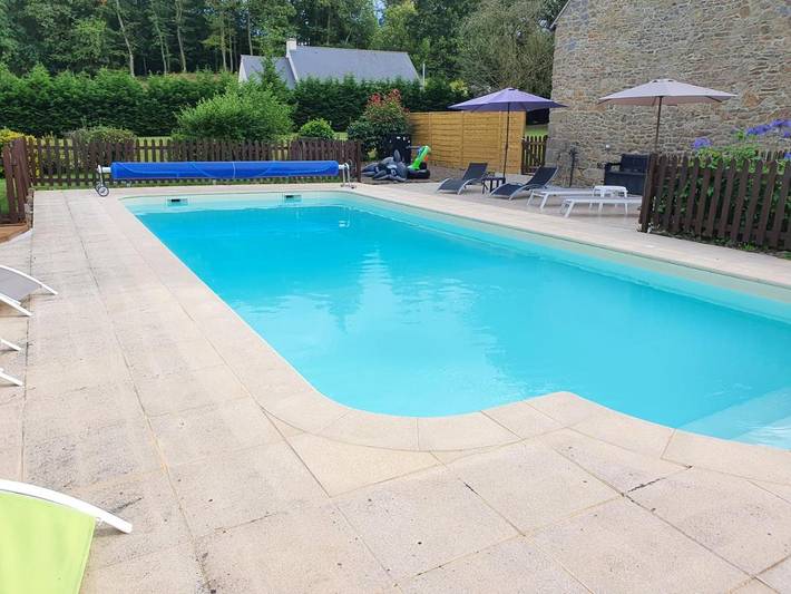 Location de vacances pour 3 personnes, avec jardin ainsi que vue et piscine, animaux acceptés à Bonnemain - 4