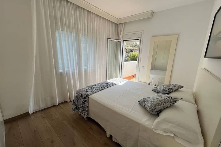 Entire apartment, Special Prices!!  Three Terraces with Magnificent views - AC  Wifi -Pool in Sitges, Garraf
