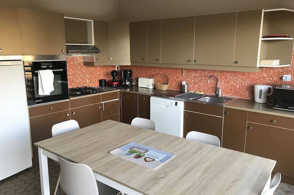 Gite du viaduc, 3-star tourist accommodation, panoramic view. in Semur-en-Auxois, Montbard region