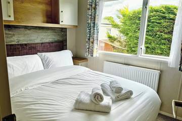 Static Caravan for 6 People in Salford Priors, Heart of England, Photo 1