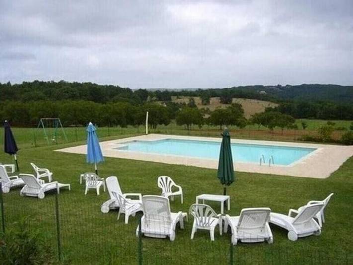 Ferienhaus für 8 Personen, mit Balkon und Terrasse sowie Garten und Pool