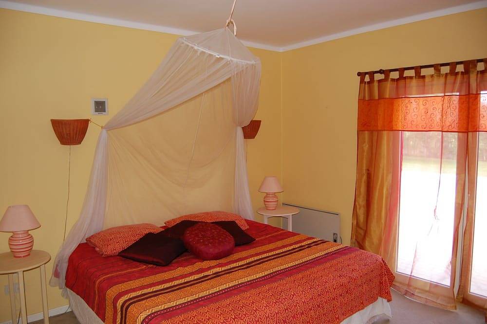 Top Villa At Short Distance Away From Famous Meia Praia Beaches. in Alvor, Faro District