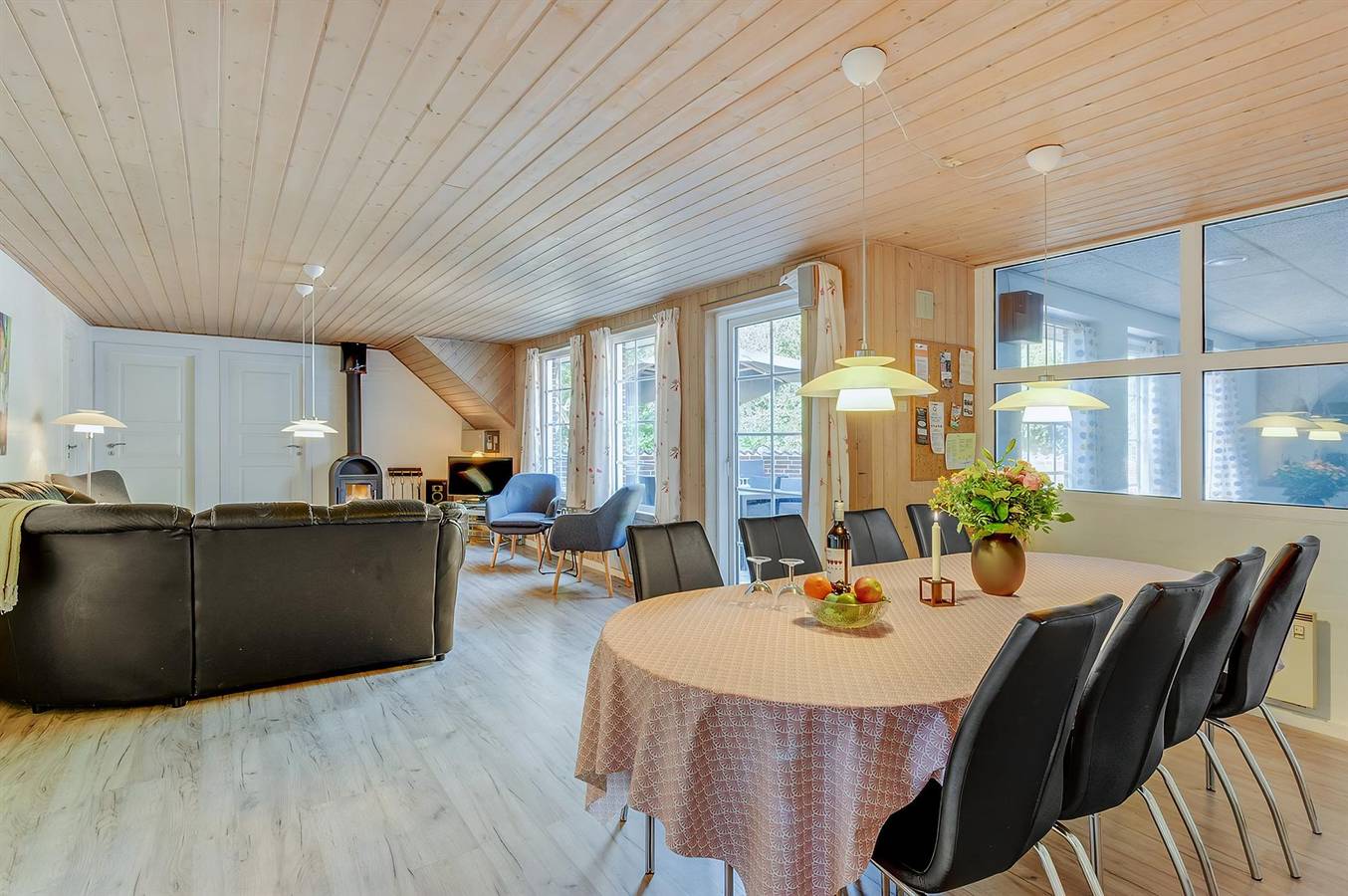 Stunning home in Oksbøl w/ Indoor swimming pool, Internet and Wifi in Jegum, Jegum Ferieland