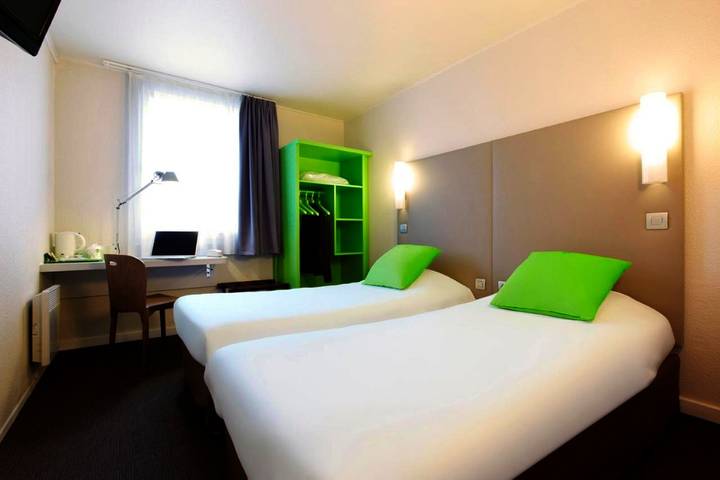 Hôtel pour 2 personnes, avec terrasse, animaux acceptés à Bobigny - 4