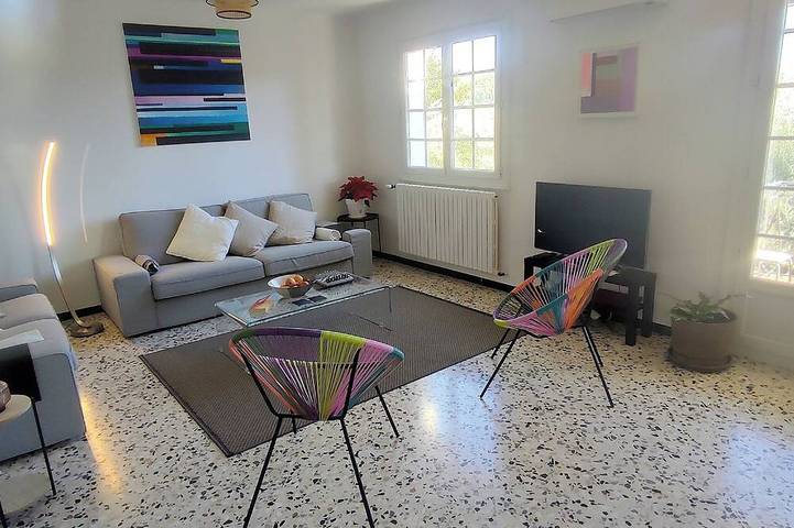 Appartement de vacances pour 5 personnes, avec jardin ainsi que terrasse et piscine
