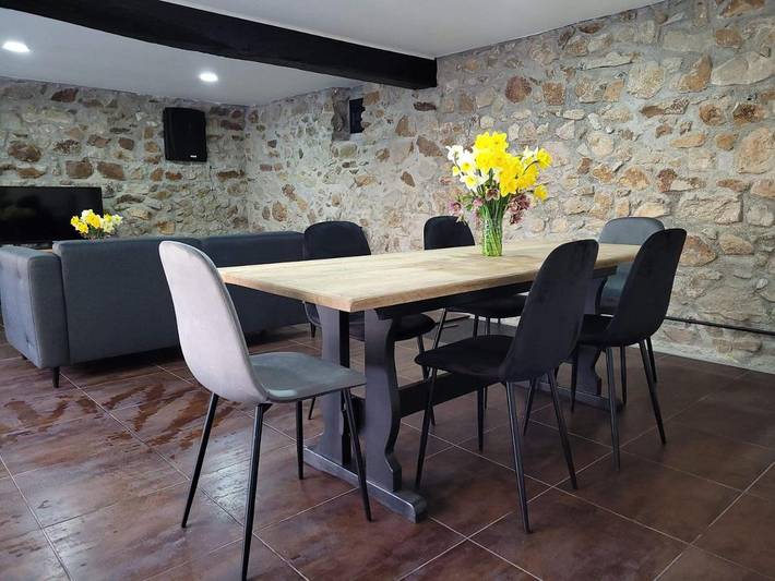 Gîte pour 6 personnes, avec terrasse dans Crancey